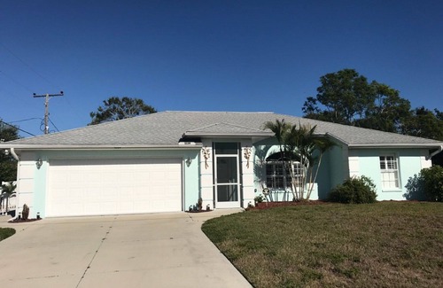 South Venice House | "Coastal Retreat" Pool Home with Spa conveniet to several Beaches