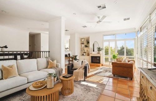 Cottesloe House | Coastal Retreat-Spacious 4BR Walk to Beach