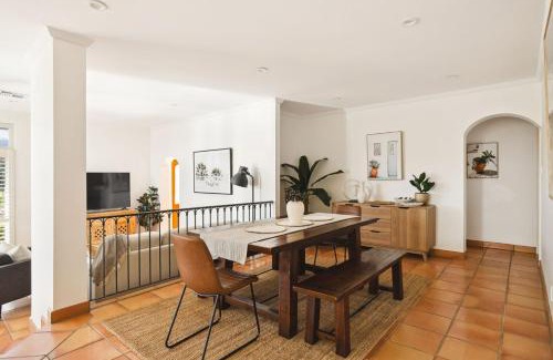 Cottesloe House | Coastal Retreat-Spacious 4BR Walk to Beach