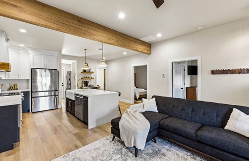 Galveston House | Coastal Retreat w/Heated Pool & Spa Pleasure Pier