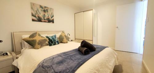 Scarborough Apartment | Coastal Salty Kiss Sleeps 4!