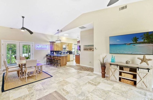 Palm Harbor Apartment | Coastal SeaRenity - Fall and holiday deals!