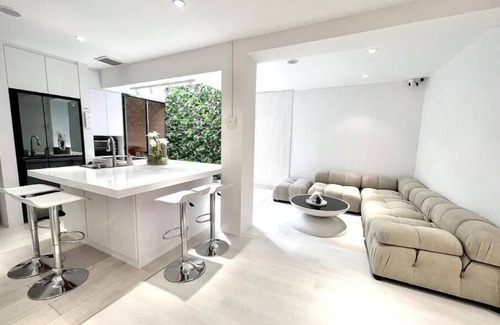 Marine Parade Apartment | Coastal Suite 02