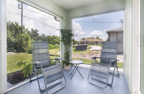 Englewood East House | COASTAL! Tropical Oasis Home 2 Near Golf & Beaches