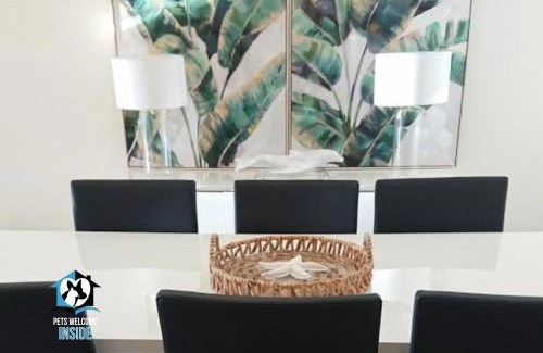 Aldinga Beach House | Coastal Vibe, 4 beds Short Walk to the Beach