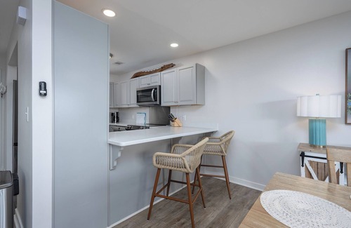 Beachwalk Condo | Coastal Villa Retreat on Harbor Island – 2BR/2BA – Sleeps 6