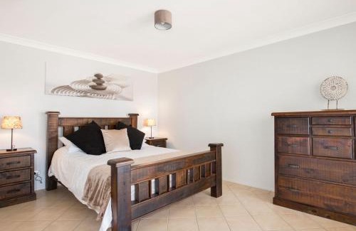 Culburra Beach House | Coastaway I Pet Friendly I 3 Min Walk to Beach