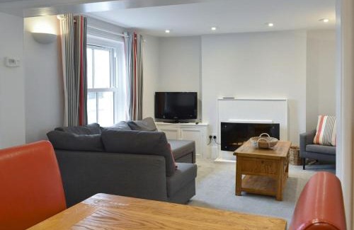Ryde House | Coastguard Cottage