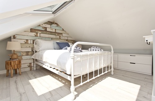 Southbourne Cottage | Coastguard Cottage with panoramic sea views.