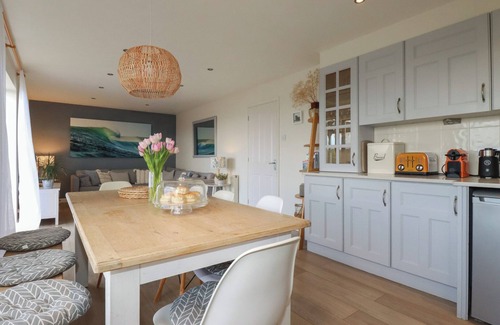Trenance Cottage | COASTMAN'S NEST, family friendly, with open fire in Mawgan Porth