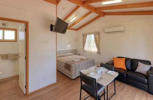 Cobar House | Cobar Caravan Park