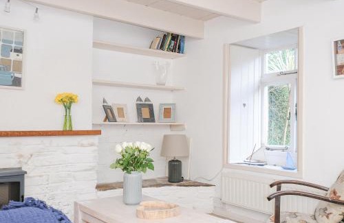 Charlestown House | Cobb Cottage