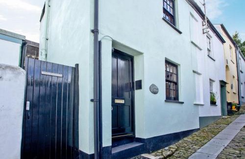 Appledore House | Cobble Cottage