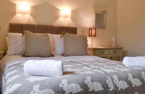 Ripley House | Cobblers Cottage