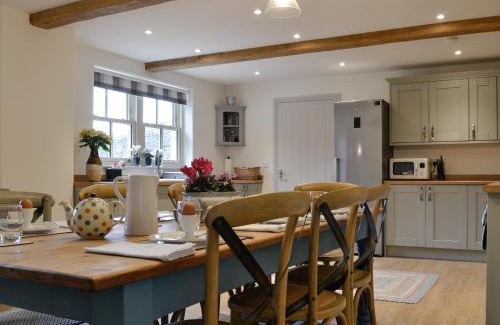 Ripley House | Cobblers Cottage