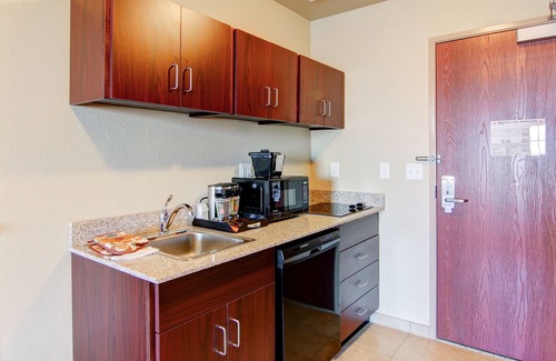 Steele Hotel | Cobblestone Inn & Suites - Steele