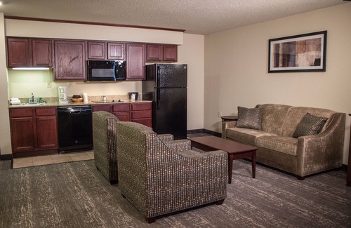 Oshkosh Hotel | Cobblestone Suites Oshkosh