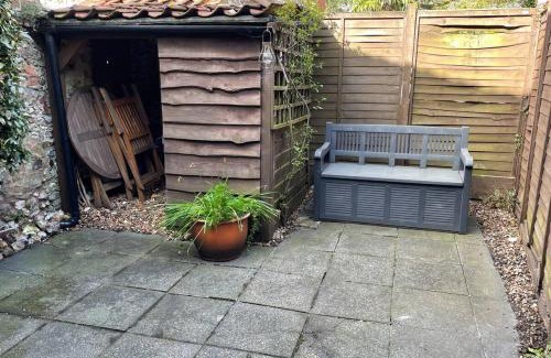North Creake House | Cobbly Cottage - North Creake