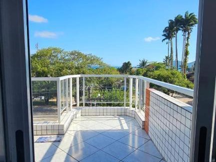 Praia da Enseada Apartment | Cobertura a 300m da Praia