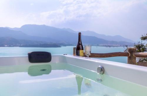 Cambaquara Apartment | Cobertura com Incrível Vista de Cinema para o Mar