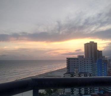 Maracana Apartment | Cobertura DUPLEX Em frente ao mar com churrasqueira
