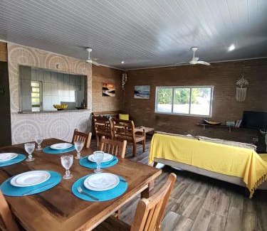 Praia da Enseada Apartment | Cobertura na Enseada a 80 m da areia