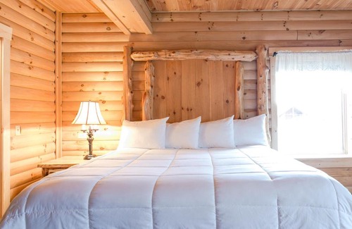Millersburg Hotel | Coblentz Country Lodge by Amish Country Lodging