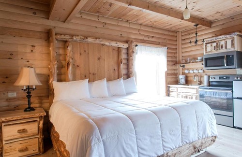 Millersburg Hotel | Coblentz Country Lodge by Amish Country Lodging