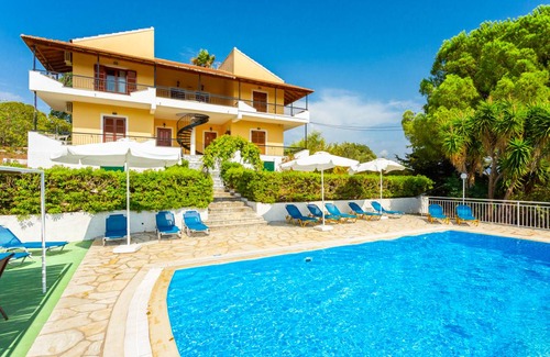 Petaleia Apartment | Cochelli Villa Lower