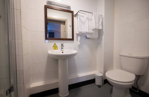 Binley Hotel | Cocked Hat Hotel by Greene Kings Inns
