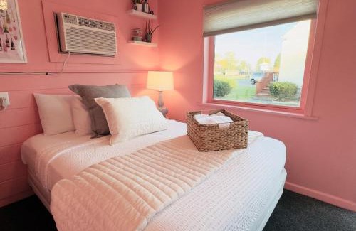 Sandusky Hotel | Cocktail Cabin Themed Guest Room