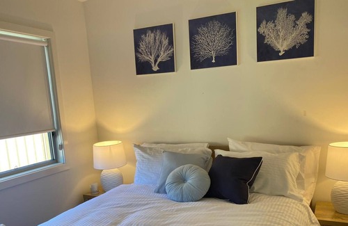 Killarney Vale Cottage | Coco Blue Coastal Cottage - near Shelly Beach