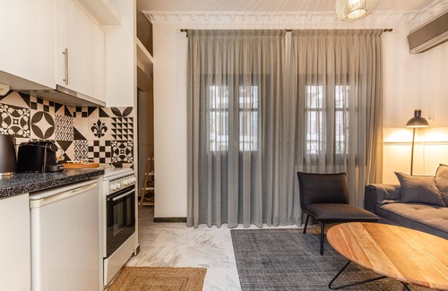 Thessaloniki City Centre Apartment | Coco by halu! Neoclassical apt