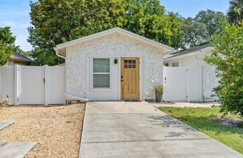 Jacksonville Beach Apartment | Coco Cottage: Fully Updated/Sparkling Clean