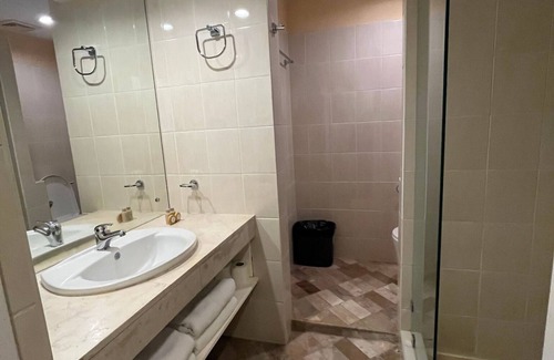 Dumaguete Hotel | Coco Grande Hotel
