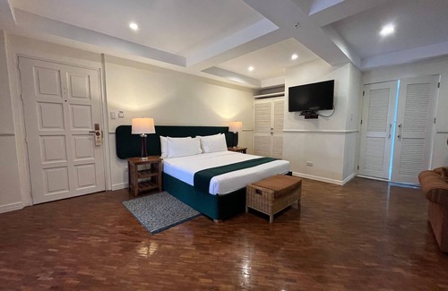 Dumaguete Hotel | Coco Grande Hotel