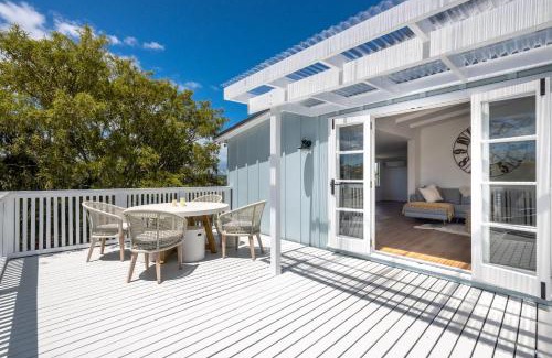 Oneroa House | Coco Grove Oneroa - Luxe Escape with Spa Pool