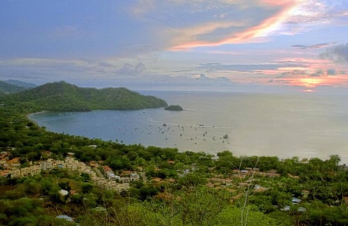 Coco Apartment | Coco Life-Walk to beach/town, Parking, Fiber Wifi