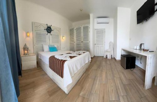 Gonzalo Guerrero Hotel | Coco Rio Hotel - Mamitas Beach Area
