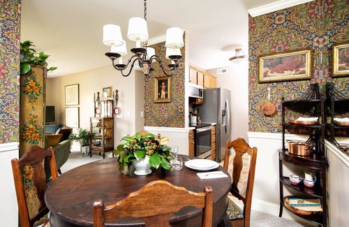 Franklin Condo | "Coco's Chambre", a 2 bedroom condo.walkable to downtown Franklin