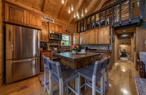 Munds Park Ski Chalet | Coco's Creekside Cabin with Hot Tub, Firepit, and AC/Heat in Munds Park!