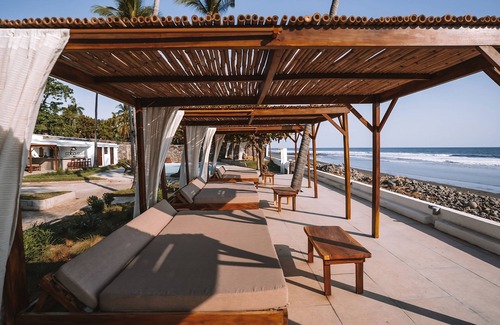 La Libertad Villa | Coco Surf Tropical Village