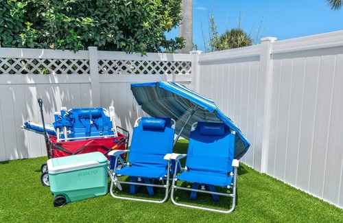 Jacksonville Beach House | Coco Villa: Luxury stay, Heated Pool, 3 Blocks to Beach