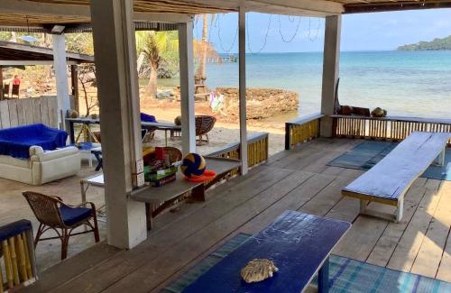 Koh Rong Sanloem Hostel | CocoHuts