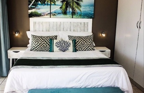 Hartbeespoort House | Cocomo Guesthouse, Spa and Conference Centre