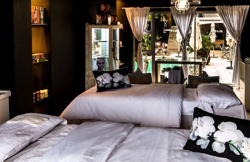 Hartbeespoort House | Cocomo Guesthouse, Spa and Conference Centre