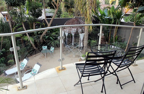 Hartbeespoort House | Cocomo Guesthouse, Spa and Conference Centre