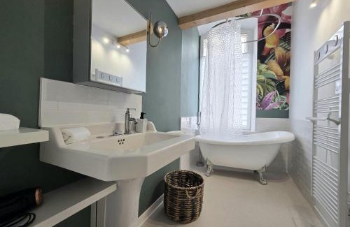 Balzac Apartment | Cocon urbain avec terrasse privée au cœur du centre-ville