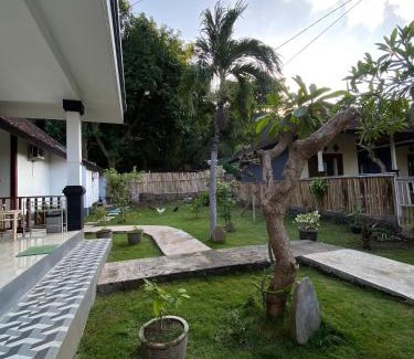 Purwakerti Hotel | COCONUT BEACH BUNGALOWs & WARUNG 2