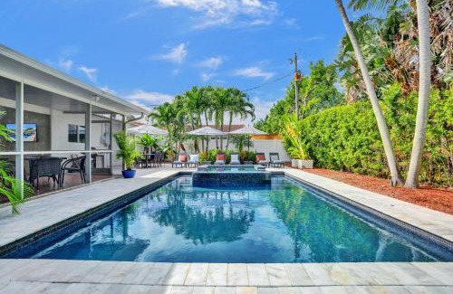 Coral Ridge Isles Villa | Coconut Clubhouse - Heated Pool - Hot tub - Ping Pong